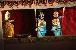 Sommerteater i M�nterg�rden i Odense i samarbejde med ODENSE KOMMUNE. David og Goliath kl. 10.30 & 11.30