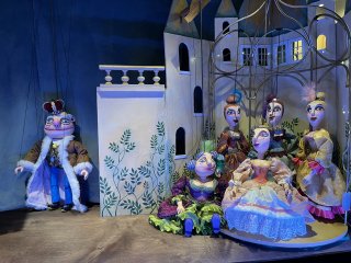 Svinedrengen i TeaterTraileren ved Albanigade Brnecenter kl. 10.30. Stttet af Odense Kommune.