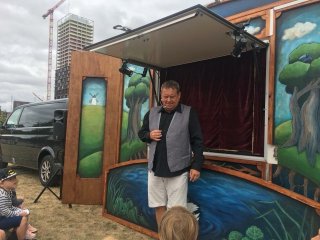 Sommerteater i forstderne. 